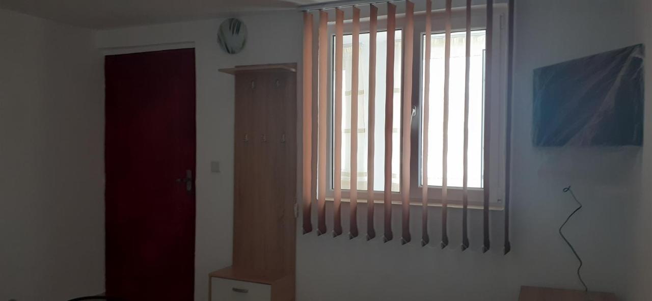 Pensiunea Lyo Două Mai Habitación foto